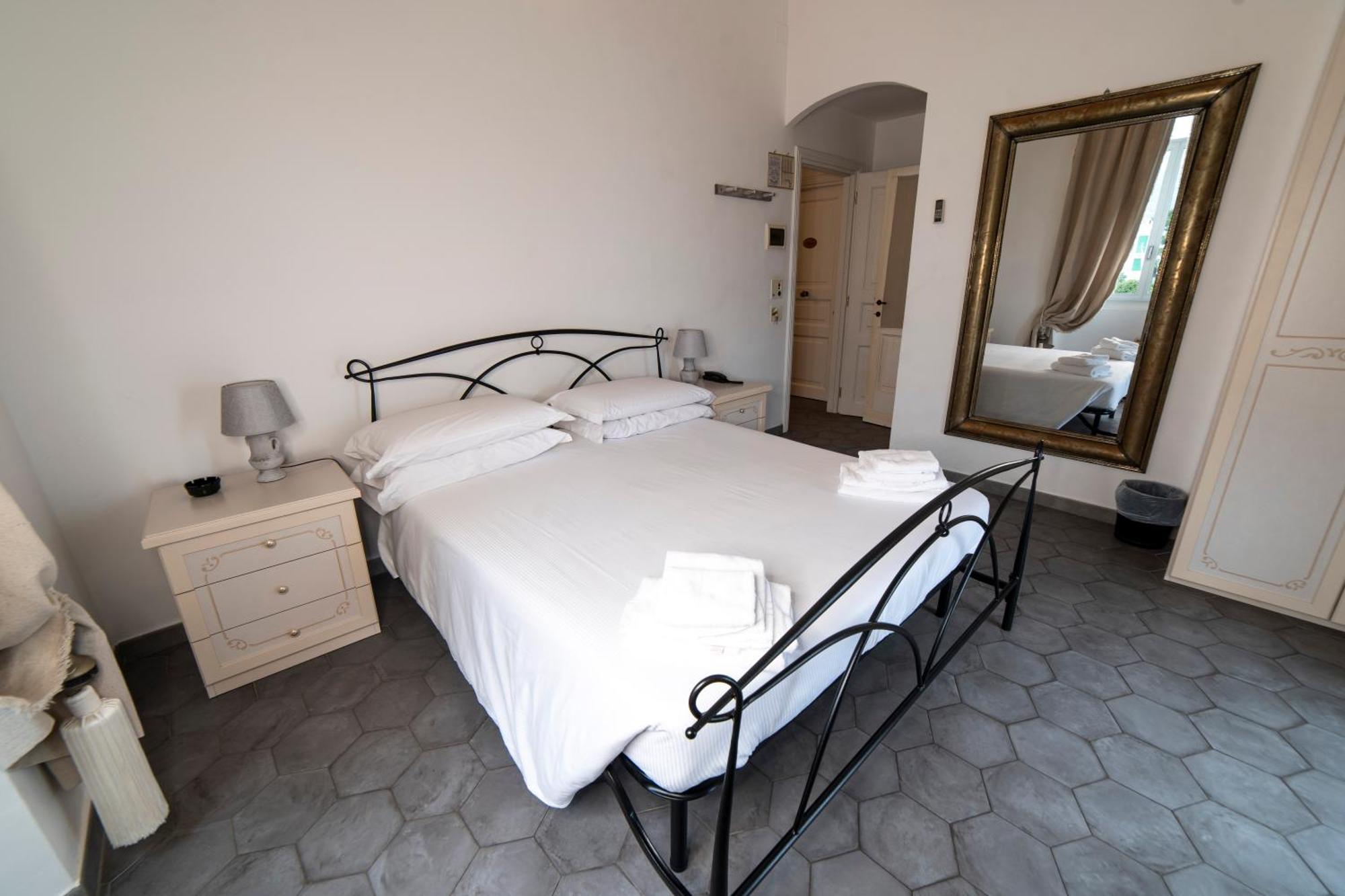 Hotel Miramare Spotorno Rum bild